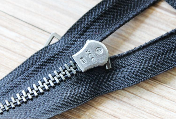 YCC cuivre dent métal zipper 8 dents grossières vêtements noir unique tête