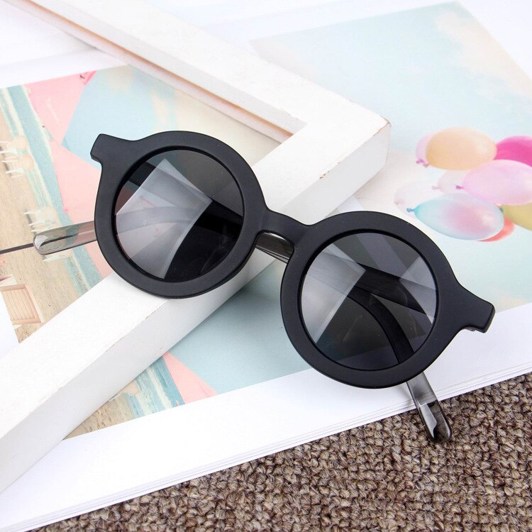 Zomer Mode Retro Ronde Kids Zonnebril Anti Uv Beschermende Zuigeling Silicone Veiligheid Bril Voor Kinderen Meisjes Jongens Brillen: MULTI