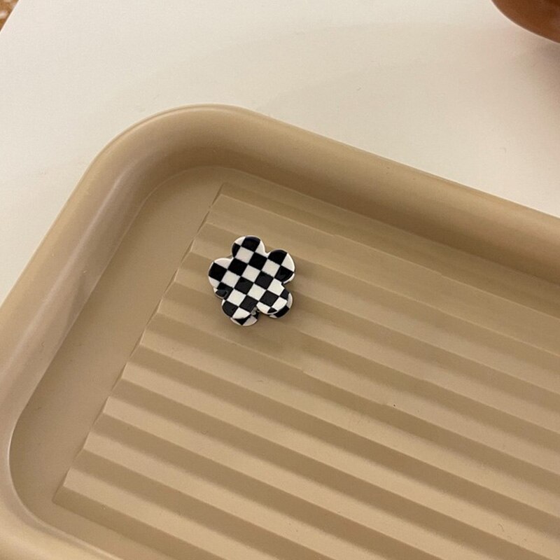 Plastic Mini Hair Clip Claw Cute Hair Clips Plastic Black Hairpin Clamp For Ladies Headwear Hair Styling Tools: Black white