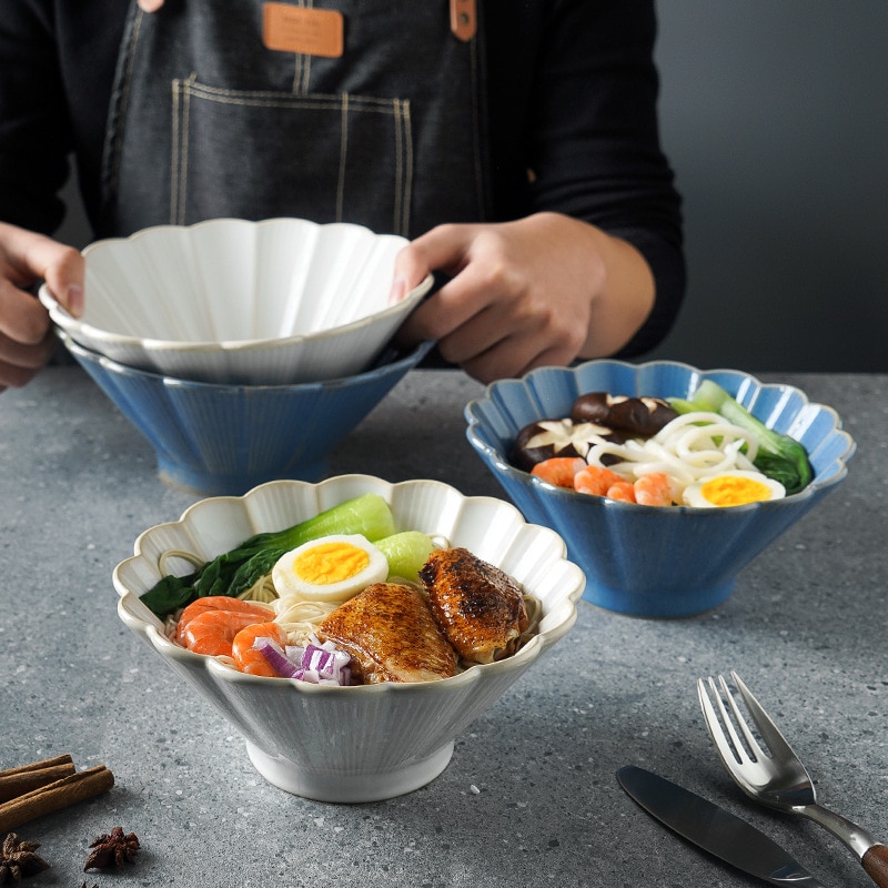 1pc japanske ramen skål keramisk hvid blå glaseret nudelskål blomsterformet stor pasta ris suppeskål mikrobølgeovn sikkert spisestel
