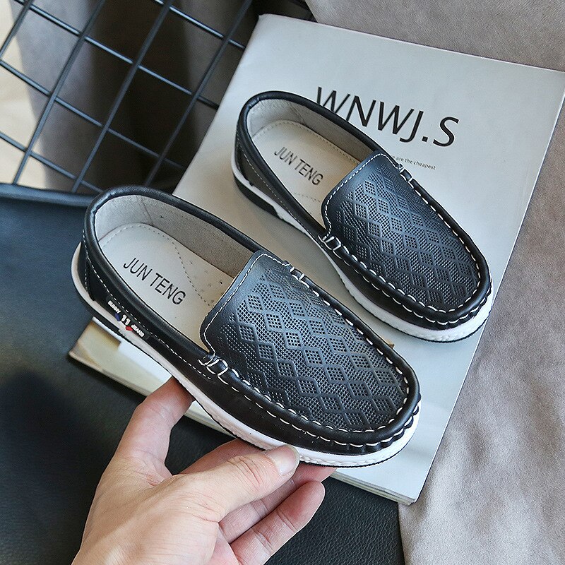 Pojkar läderskor platta slip-on barn lägenheter mjukt läder barn loafers mockasin stora pojke skor för bröllopsfest casual 26-35: Svart / 35