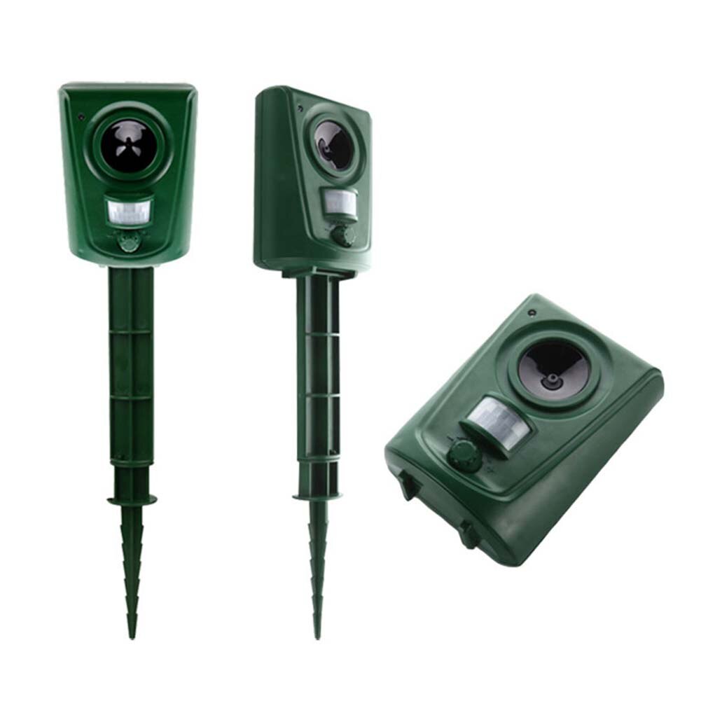 Garden Supplies Ultrasonic Pest Repeller Outside Battery Powered Waterproof Deterrent Scarer PIR Motion Sensor Repel Skunk Rats