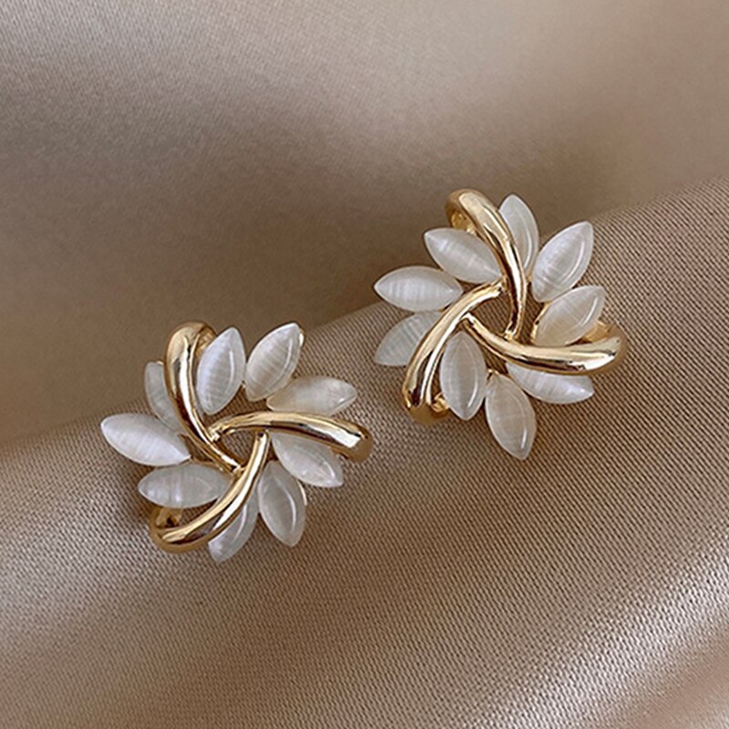 Simple Joker Leaf Zirconia Opal Earrings for Women Exquisite Rhinestone Flower Geometric Stud Earring Girls Classic Jewelry