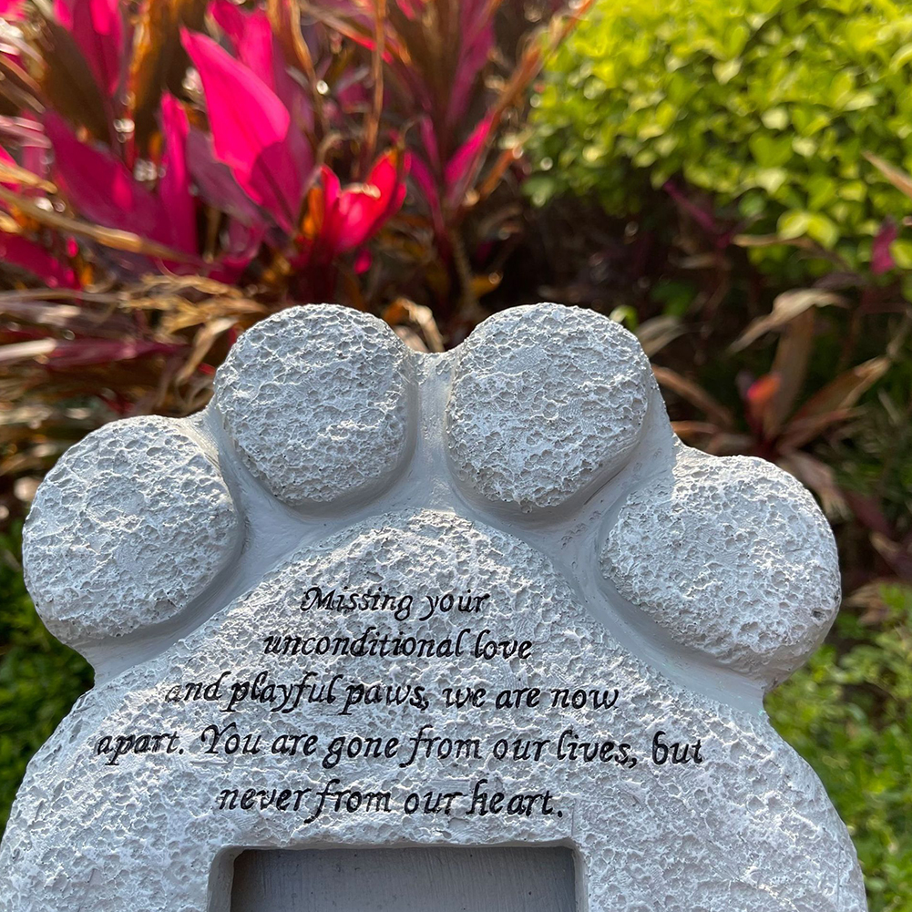 Wystawa wewnątrz budynku grób rękodzieło znacznik łapa w kształcie nagrobka pomnik ramka na zdjęcia żywica pamiątkowa biżuteria z motywem zwierząt domowych kamień pogrzebowy koty psy nagrobek