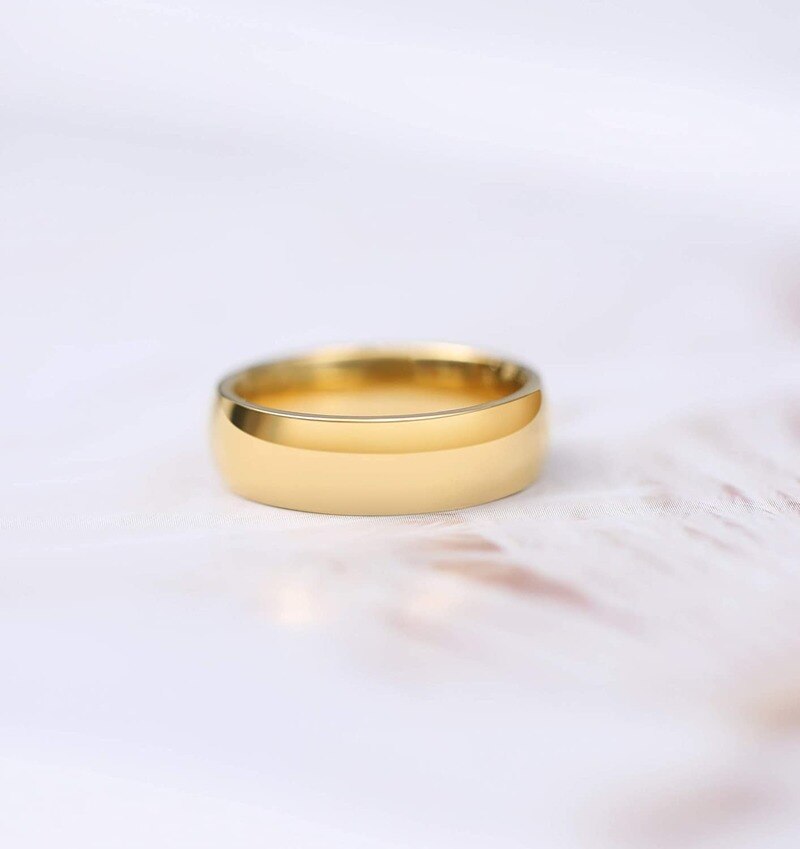 Anillo de titanio de 2mm, 4mm y 6mm para hombre y mujer, cúpula chapada en oro de 14K, banda de boda de alto pulido, Unisex, ajuste cómodo, tamaño 3-13,5
