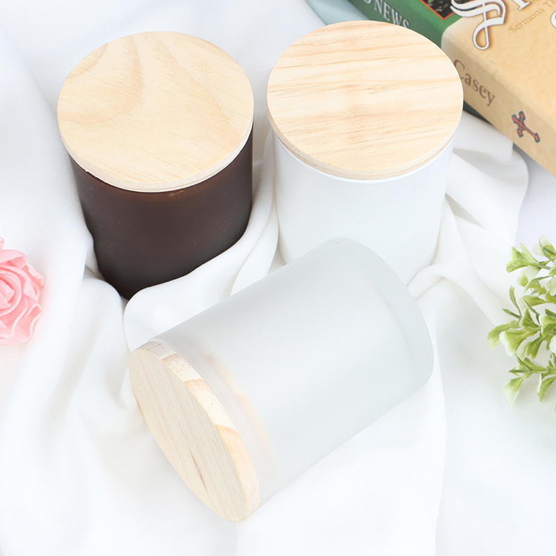 Bougie en verre avec couvercle en bois