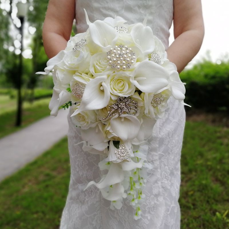 Cascading Wedding Flowers Bride Bouquet White Roses Artificial Pearls Calla Lilies Wedding Decoration: With Rhinestone