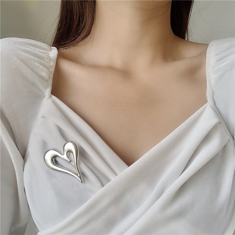 HUANZHI NEUE Metall Silber Farbe glänzend Geometrie Unregelmäßigen Liebe Brosche für Frauen Und Mann Paar Mantel Zubehör Schmuck