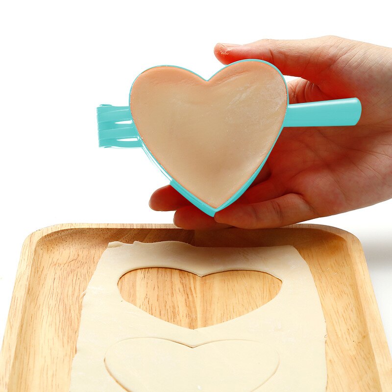 Plastic Dumpling Maker DIY Heart Butterfly Shape Kitchen Pierogi Mold Clips For Dumplings Ravioli Dough Press Kitchen Gadgets