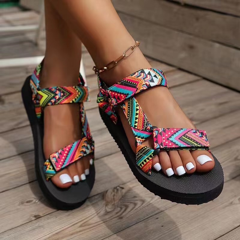Oulylan Cute Rope Sandals for Women Comfort Gladiator Summer Platform Flat Sandals Women Light Non-slip Beach Shoes: black / 36