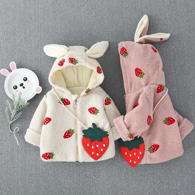 Abrigo de manga larga para niñas pequeñas, de otoño e invierno, bonito bordado de fresa, chaqueta cálida de terciopelo grande, chaqueta cálida de