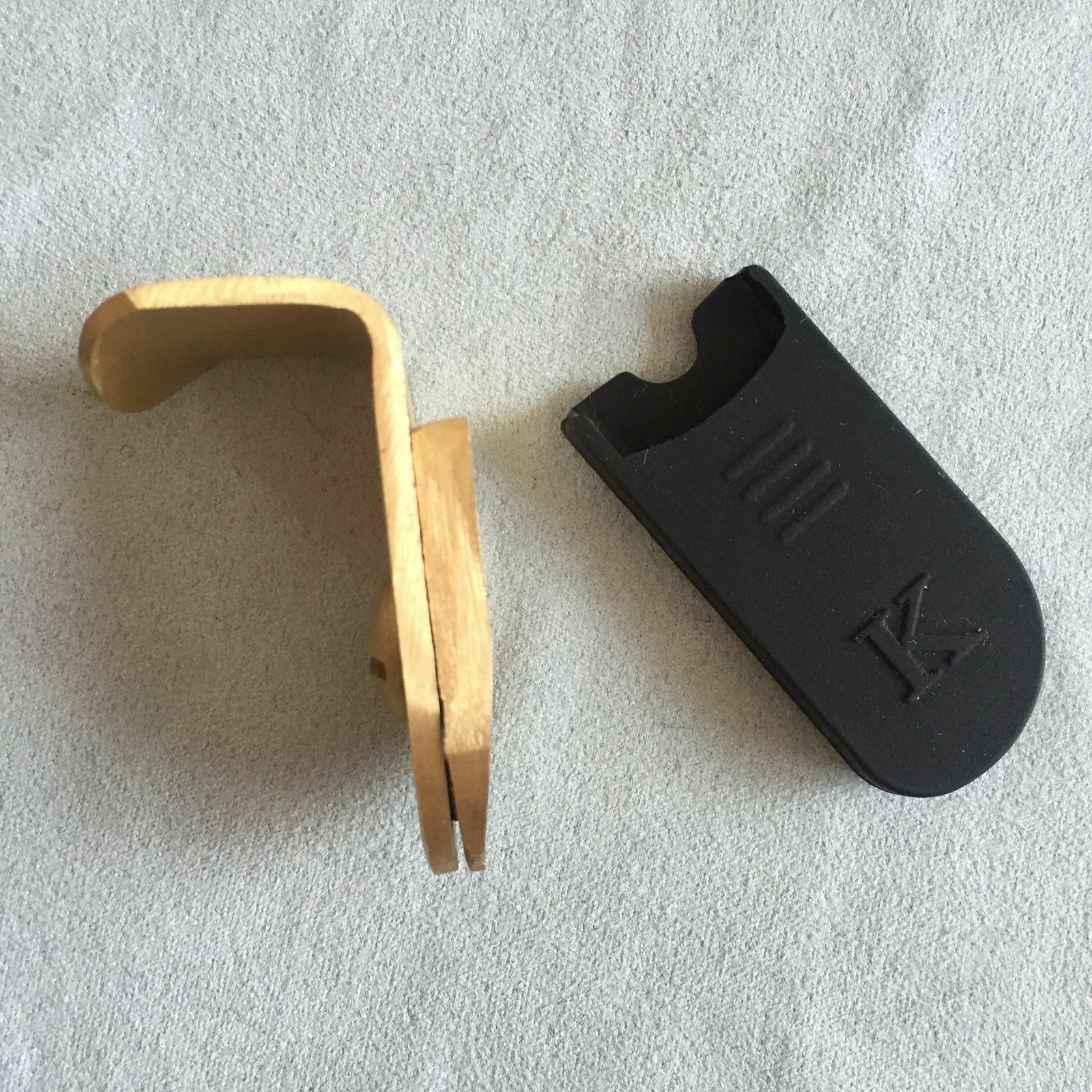 1 Pcs Alto Sax Reparatie Onderdelen Messing Ongeverfd + Vinger Greep Pad Saxofoon Sax Duimsteun Haak