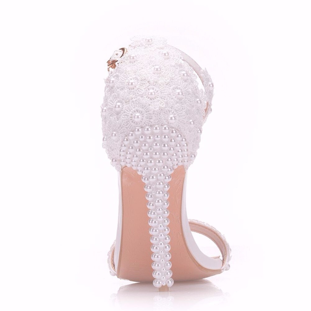 Cristal reina mujeres encaje de perlas zapatos de boda fino tacones altos flores blancas sandalias de novia mujeres verano Up boda zapatos mujer