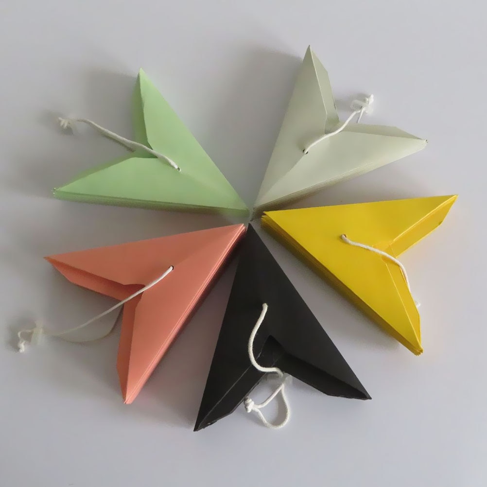 Paper Lamp Shade Handmade Star Lantern Lamp Accessory 30cm(Black)