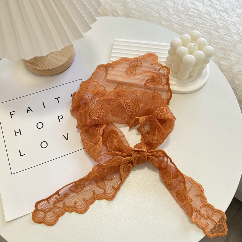 Bufanda de seda pequeña de encaje de Color para mujer, bufanda larga que combina con todo, bufanda de carpeta Triangular decorativa, protección para el cuello, cinta para el cabello de amarre: Castaño