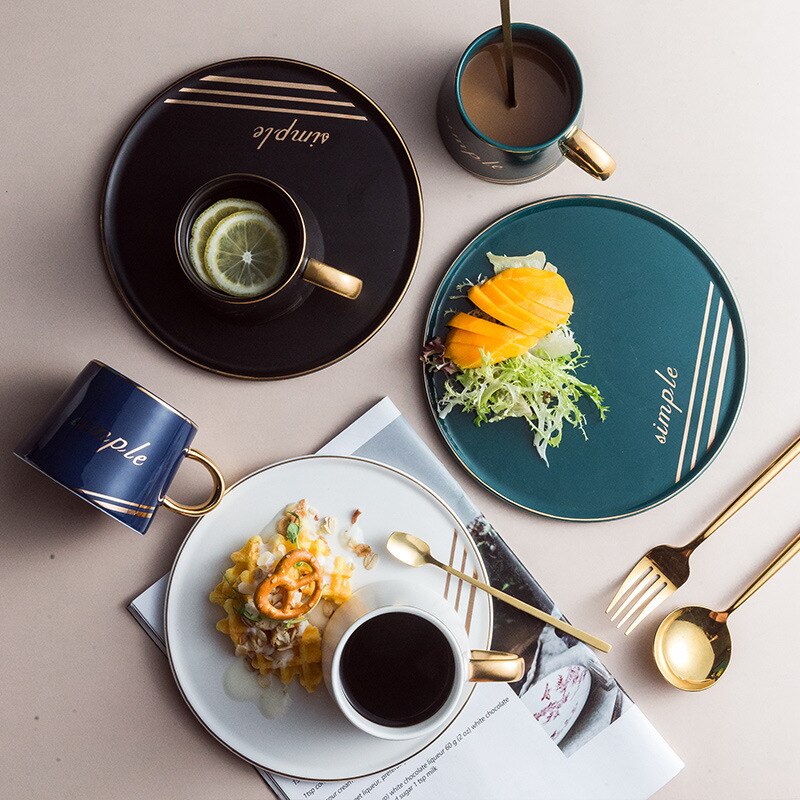 Kondenserad kaffe guldkant keramisk kopp tumlare tekoppar och fat set sojamjölk drinkware frukostmuggar fat sked set