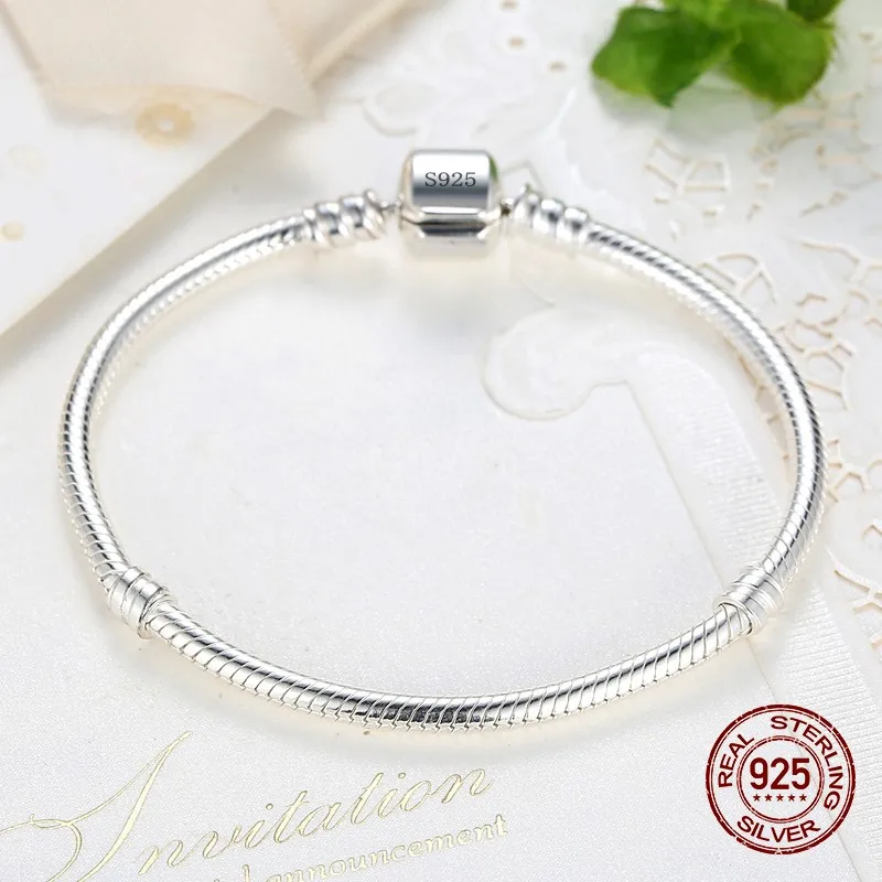 Handgefertigtes Original-Edelschmuck-Charme-Armbinde aus 925er-Sterlingsilber, weiche, glatte Schlangenknochen-Armbänder für Frauen