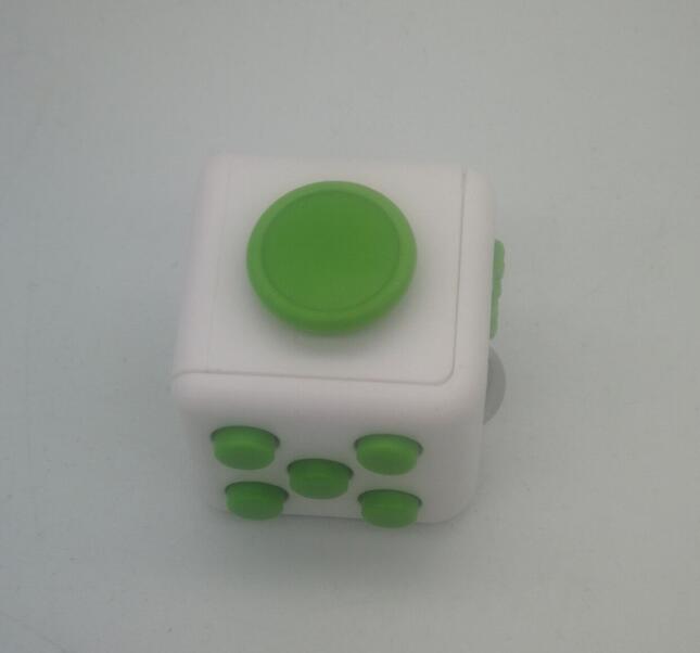 Min Cube Toy Vinyl Desk Finger Toys Squeeze Fun Stress Reliever 3.3cm Antistress Cube Toy Decompression Toy: White Green