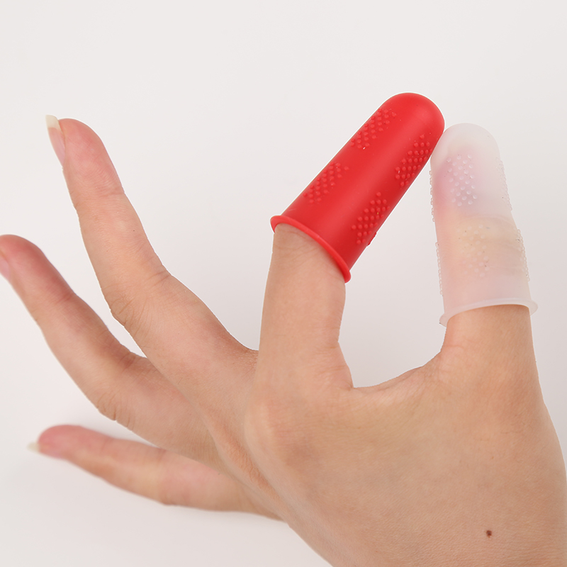LMDZ 30Pcs Silicone Fingers Cover Cap Fingertip Protector Finger Guard Anti-skid Set Finger Protect Wool Felt Poke Fun from Cuts