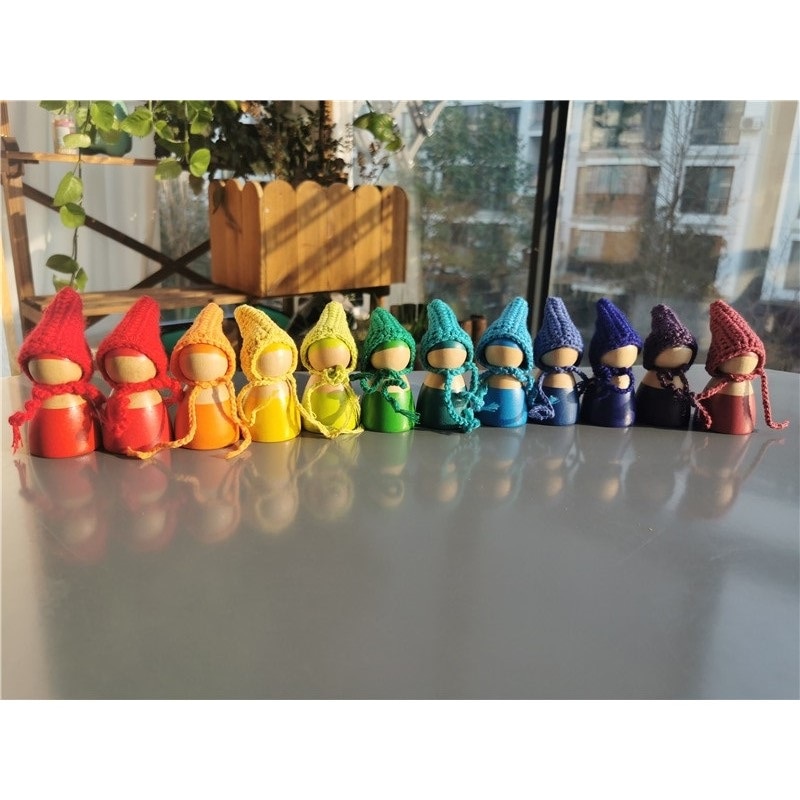 6/12 stücke Häkeln Holz Regenbogen Puppen in Beanies für Pastell Stapelbar Blöcke Holz Natürliche Puppe in Stricken Hut montessori Spielzeug