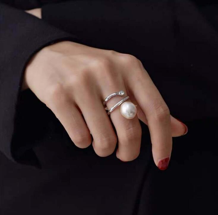 ins ragazze fredde aprire a spirale anello del progettista delle donne modelli mostrano metallo della perla di personalità anello