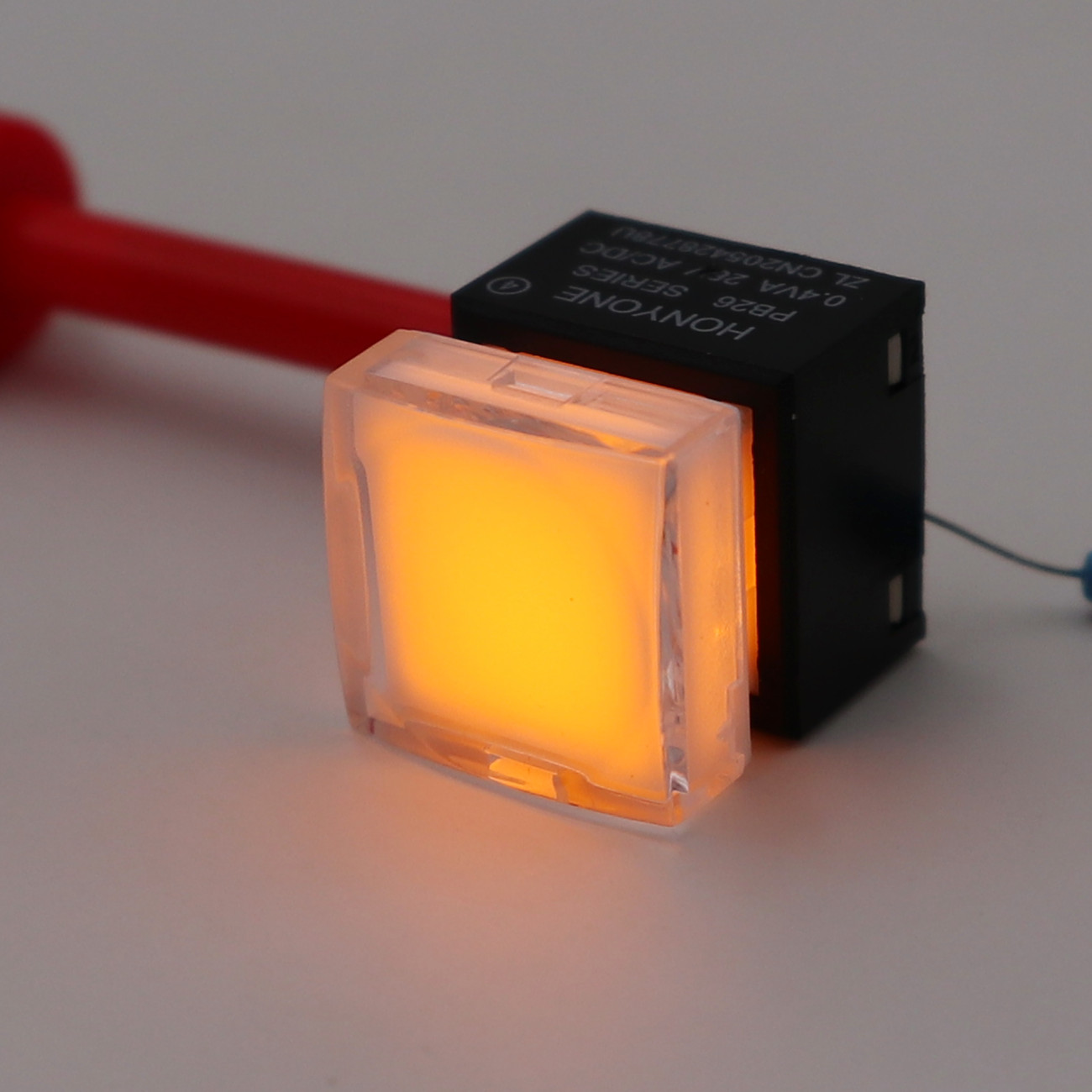 PB26-13M cuadrado 15*15mm con LED SPDT momentáneo auto-retorno botón pulsador PCB interruptor para procesador de vídeo: Yellow LED