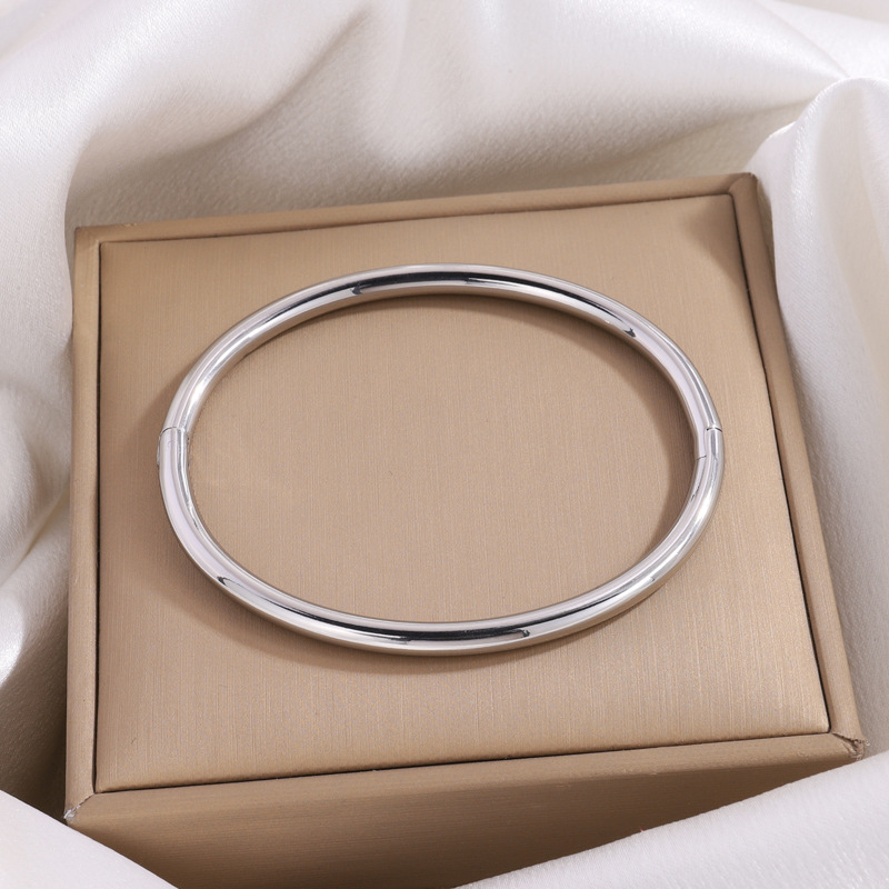 Stainless Steel Fashionable 18K Gold Plated Colorless Jewelry Hollow Bracelet Women's Chunky Bangles Bracelets: SILVER PLATED