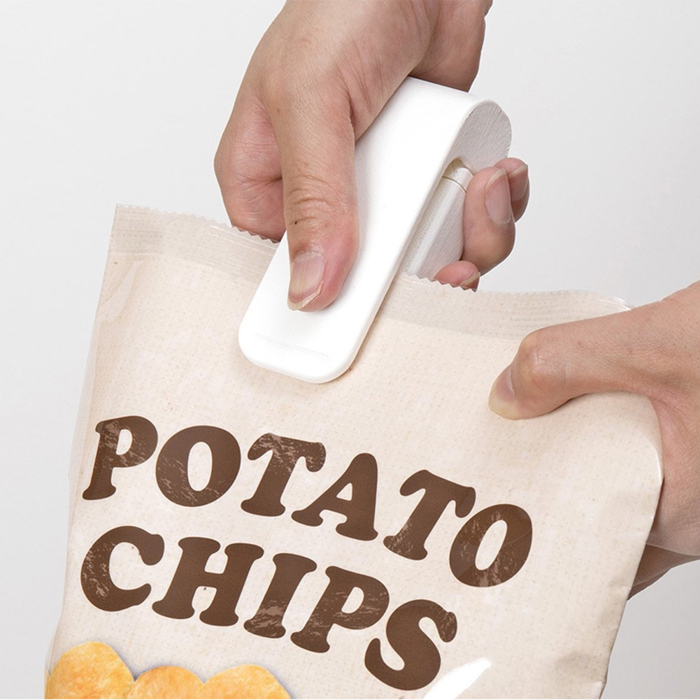 Mini Bag Sealers Handheld Bag Heat Vacuum Sealer Kitchen Gadget Food Saver for Plastic Bags Storage for Food Snack Cookies Fresh