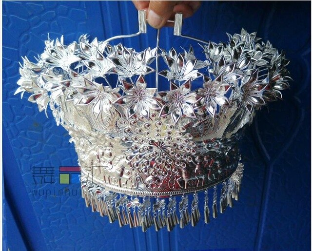Miao plata tocado danza minoritaria Miao plata sombrero folklórico de China baile
