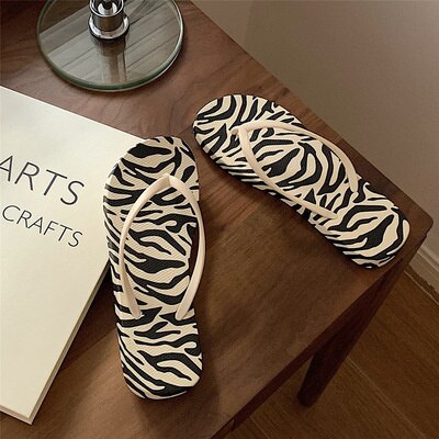 Tongs Kawaii à motif zèbre pour femmes, chaussures de plage décontractées, à la , pour bord de mer: white / 38
