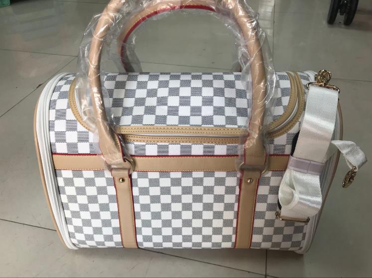 Large High Embossed Pet Bag Single Shoulder Dog Bag Out Portable Multifunctional Car Pet Dog Dog Carrier 660·440: White