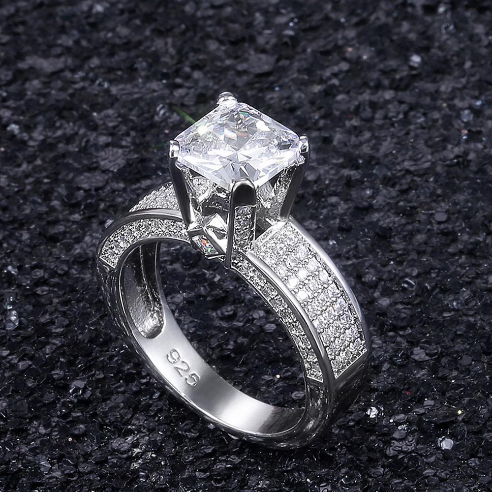 Huitan Hyperbolischen Drei-dimensional CZ Frauen Ring für Hochzeit Engagement Party Mikro Gepflasterte Kristall Zirkon Weibliche -Schmuck