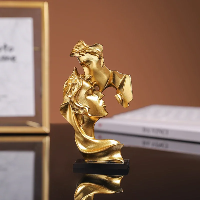 Mini estatua de amantes de la resina, modelo de postura besándose, escultura artesanal, adorno, decoración del hogar, decoración de gabinete de vino de escritorio: Oro