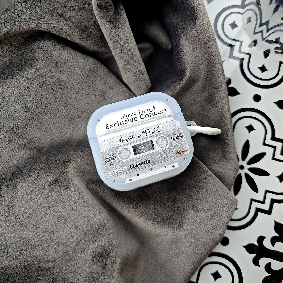 Retro Cassette AirPods Case Cover for 4th Gen 3rd Gen Pro 2 Shockproof Protective Anti-Scratch Anti Minimalist