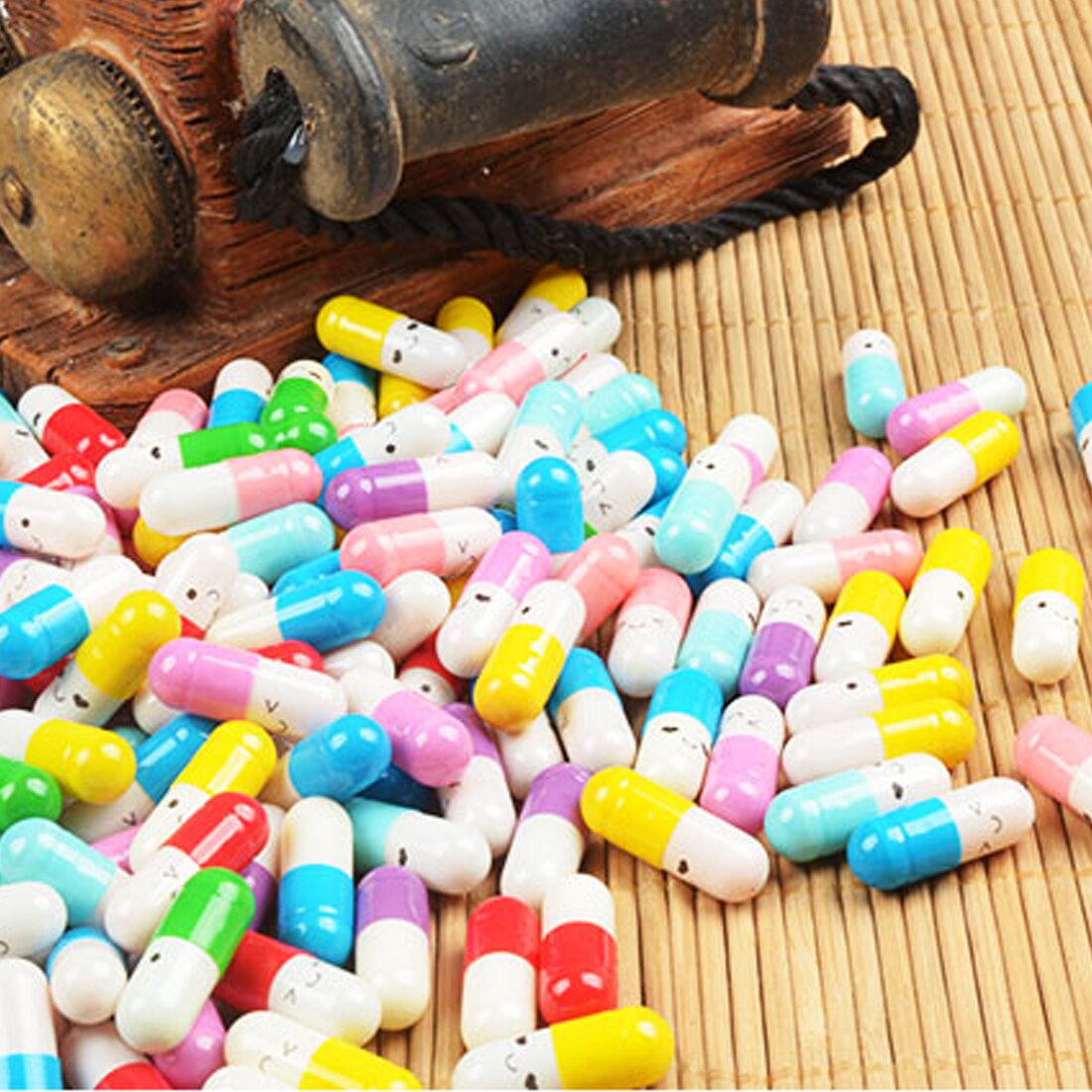 50 pcs/lot Love Blank Message Capsule Envelope Letter Paper for Children Pill Capsule Message Letter Kawaii Emoticon Smile Pill