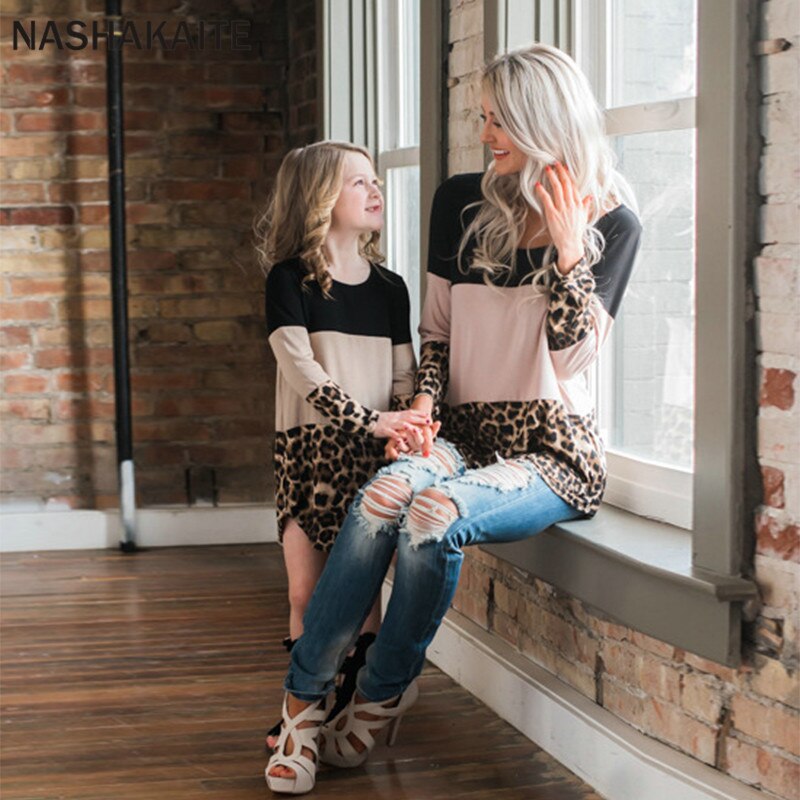 Nashakaite mor og datter tøj langærmet leopard patchwork familie t-shirt familie look mor og mig toppe: Datter 12m