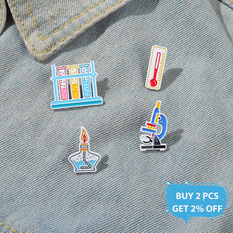 Broches de laboratoire en émail, lampe à alcool, Microscope, thermomètre, broches, accessoires, sac à dos, bijoux pour étudiant,