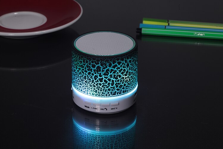 Mini Draadloze Draagbare Bluetooth Speakers Crack Led Usb Radio Fm MP3 Stereo Sound Speaker: Black