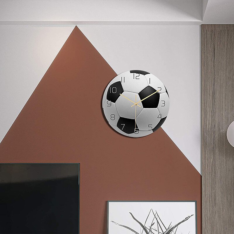 Orologio da parete da 12 pollici calcio forma di calcio appeso sveglia movimento muto stile sportivo decorazioni per la casa per gli amanti del calcio fan bambini