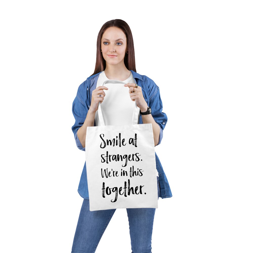 Sourire aux étrangers nous sommes dans ce ensemble lettre impression sac à provisions réutilisable épicerie fourre-tout sac à main sacs à bandoulière