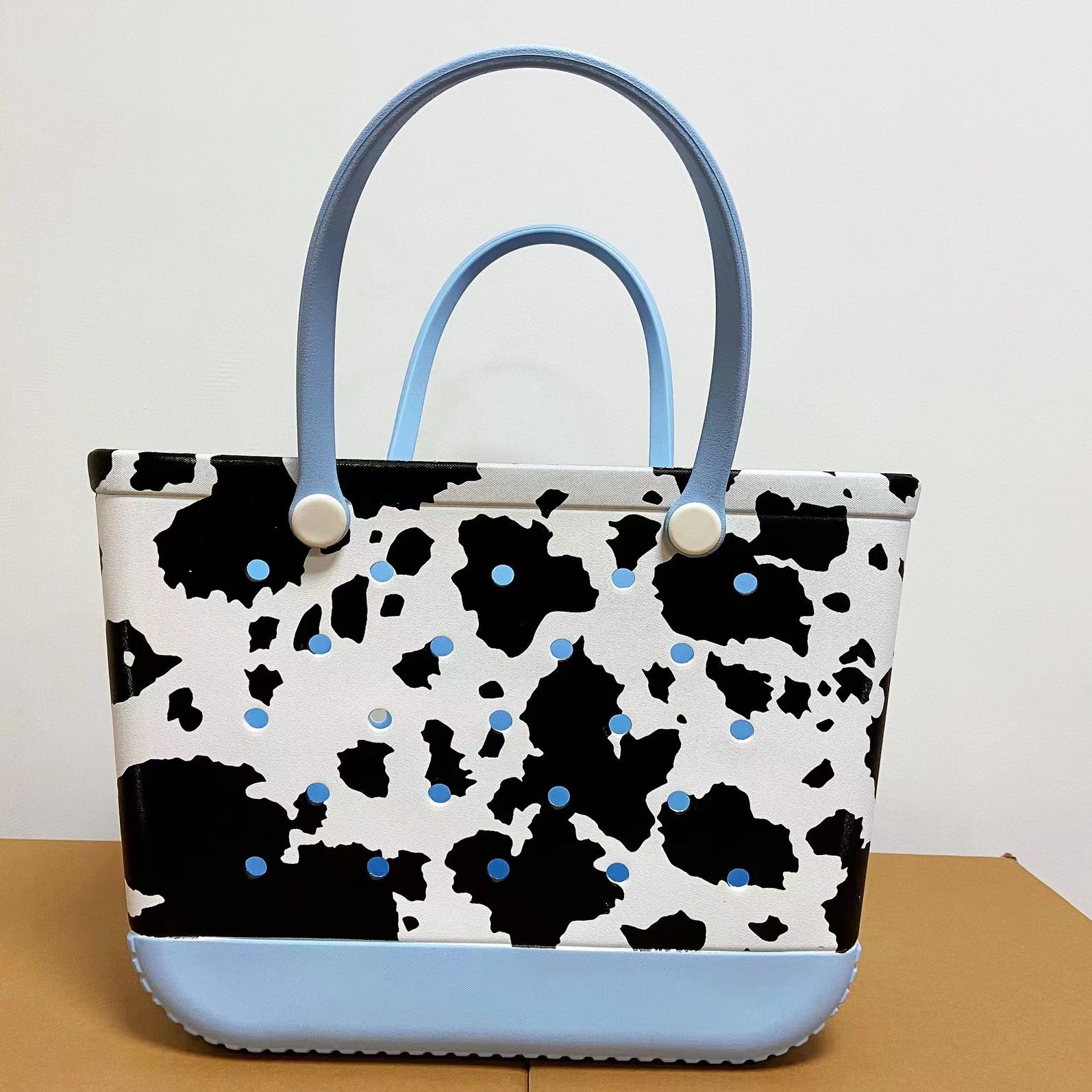 Cesta para exteriores, bolsa para mascotas, bolsa grande con agujero de EVA, bolsa de almacenamiento para playa, bolso de hombro con filtro de agua hueco impreso de gran capacidad: Gris claro