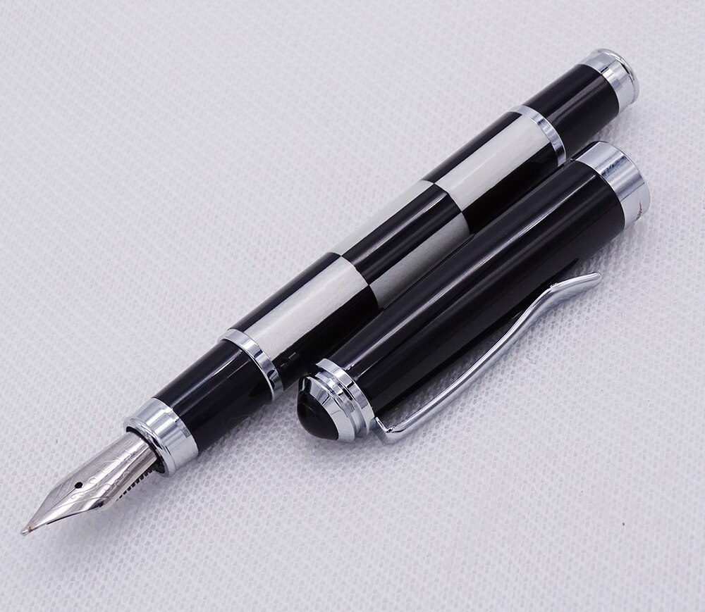 Fuliwen Penna stilografica alla moda in celluloide Pennino medio 0,7 mm, penna con motivo quadrato bianco e nero per la scrittura