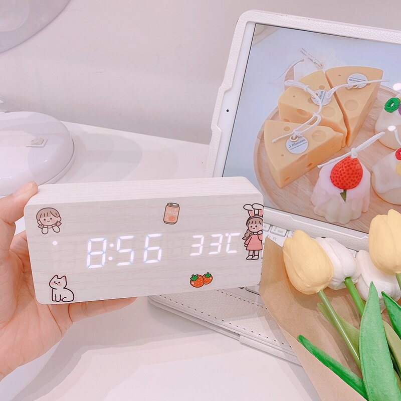 Led Houten Digitale Klok Intelligente Datum Temperatuur Elektronische Bureau Slaapkamer Alarm Usb Digitale Klok Horloge Thuis Klok DB60SZ