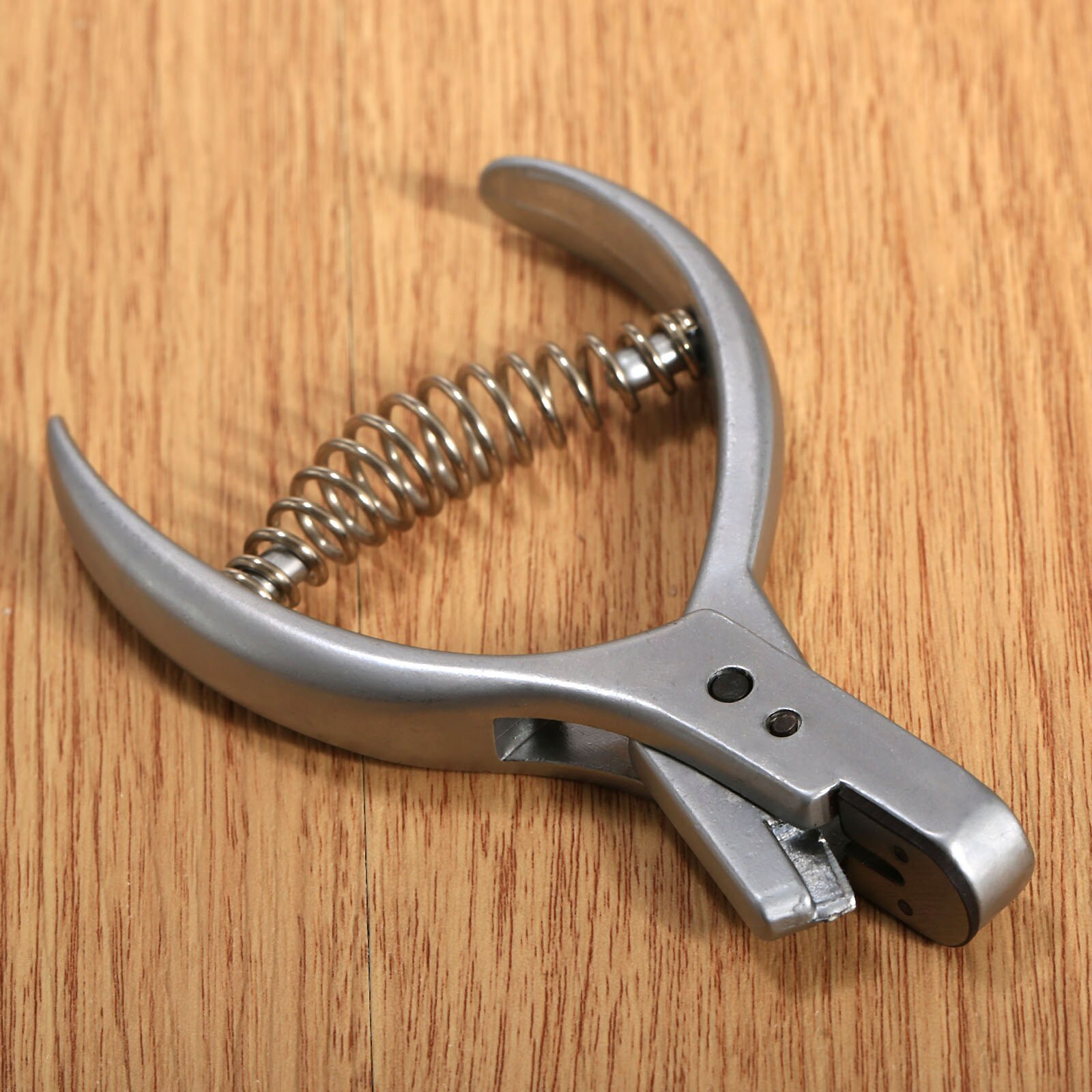 1PC Pro Steel Pliers Tailor Sewing Punch Garment Pattern Notcher Pro Tailors Sewing Pliers Punch Marker