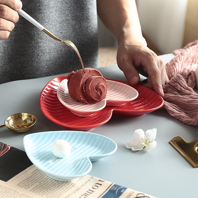 Plato de cerámica con forma de corazón, joyería decorativa, abalorio, plato de , bandeja para comida, vajilla, juego AKUHOME