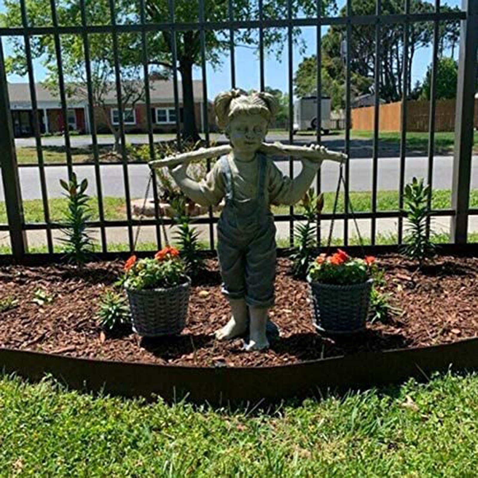 Newest Garden Decorative Statue Resin Little Girl Carrying Flower Baskets Sculpture for Yard Balcony Courtyard