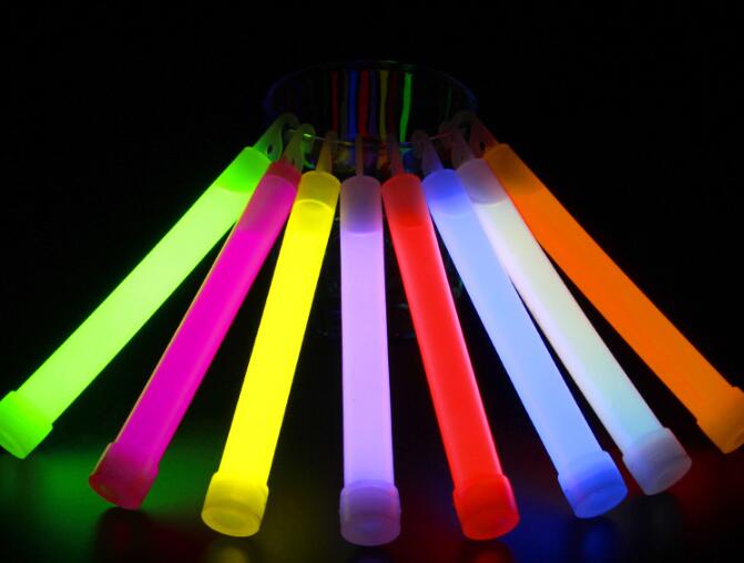 10pcs 6inch Industriële Glow In Dark Sticks Licht Stok Partij Camping Lichten Glowstick Chemische Fluorescerende Willekeurige Kleur