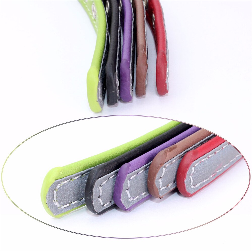 Met spikes versierde kleine grote kattenhalsband met klinknagels, hondenhalsband voor kittens, leren halsband voor pitbull en bullcat.