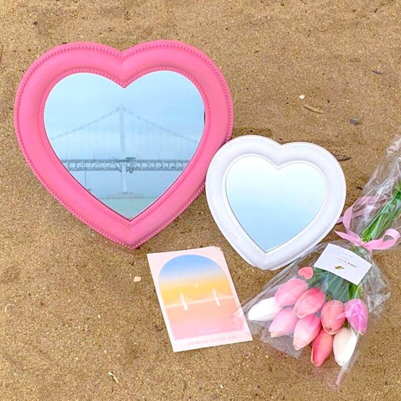 Ins Liefde Spiegel Desktop Spiegel Muur Make-Up Spiegel Gemonteerd Tweeërlei Gebruik Meisje Kamer Wanddecoratie Hartvormige spiegel