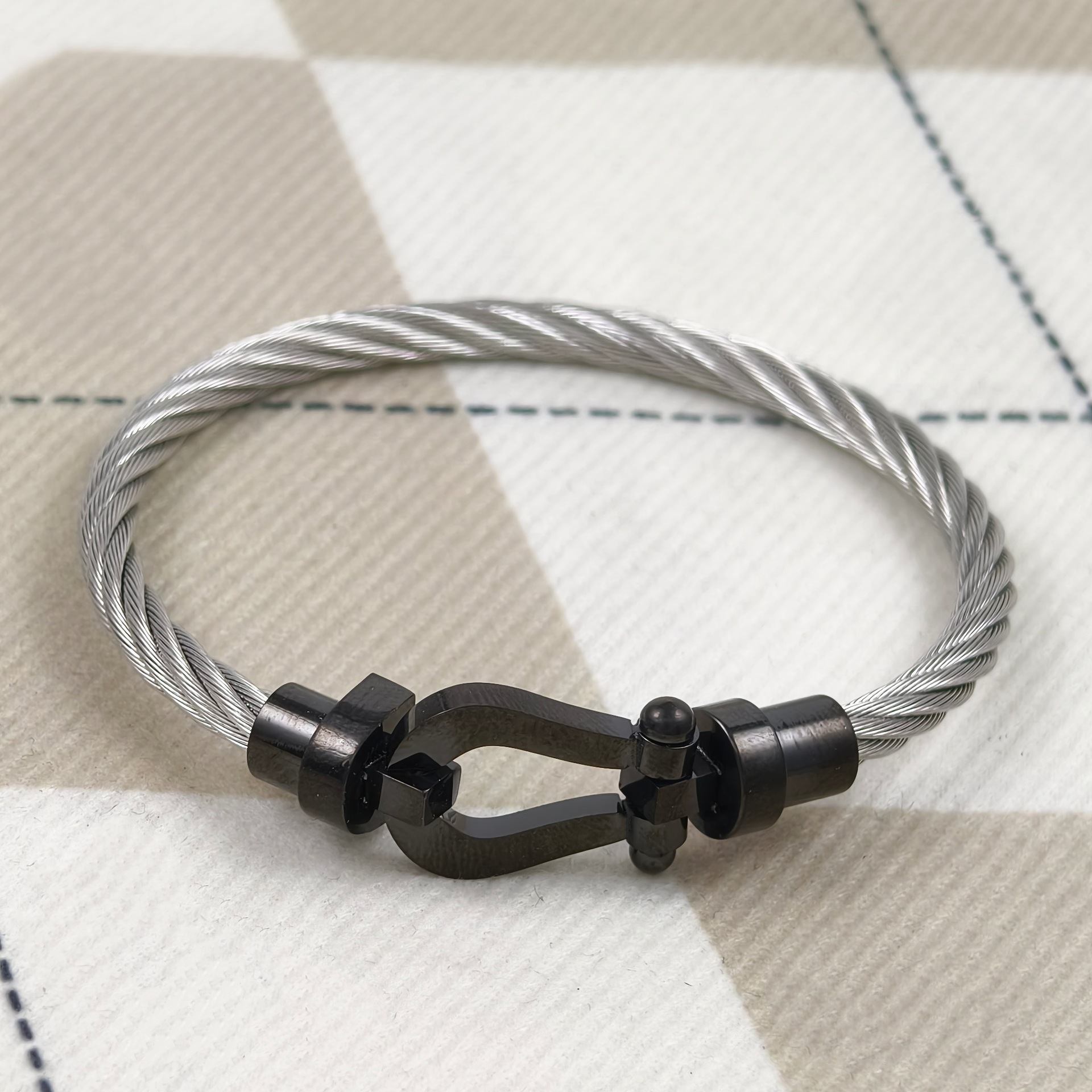 20CM Horse Shoe Bracelet Clasp, Cast and Polished Titanium Steel Gold Plated: Imitation Rhodium Plated